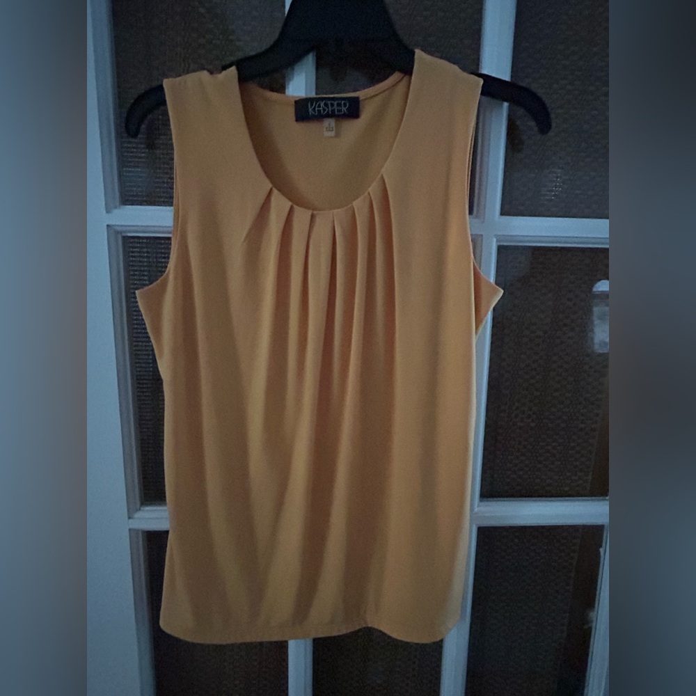 Excellent Kasper Mustard Sleeveless Top Great under suits SIZE S